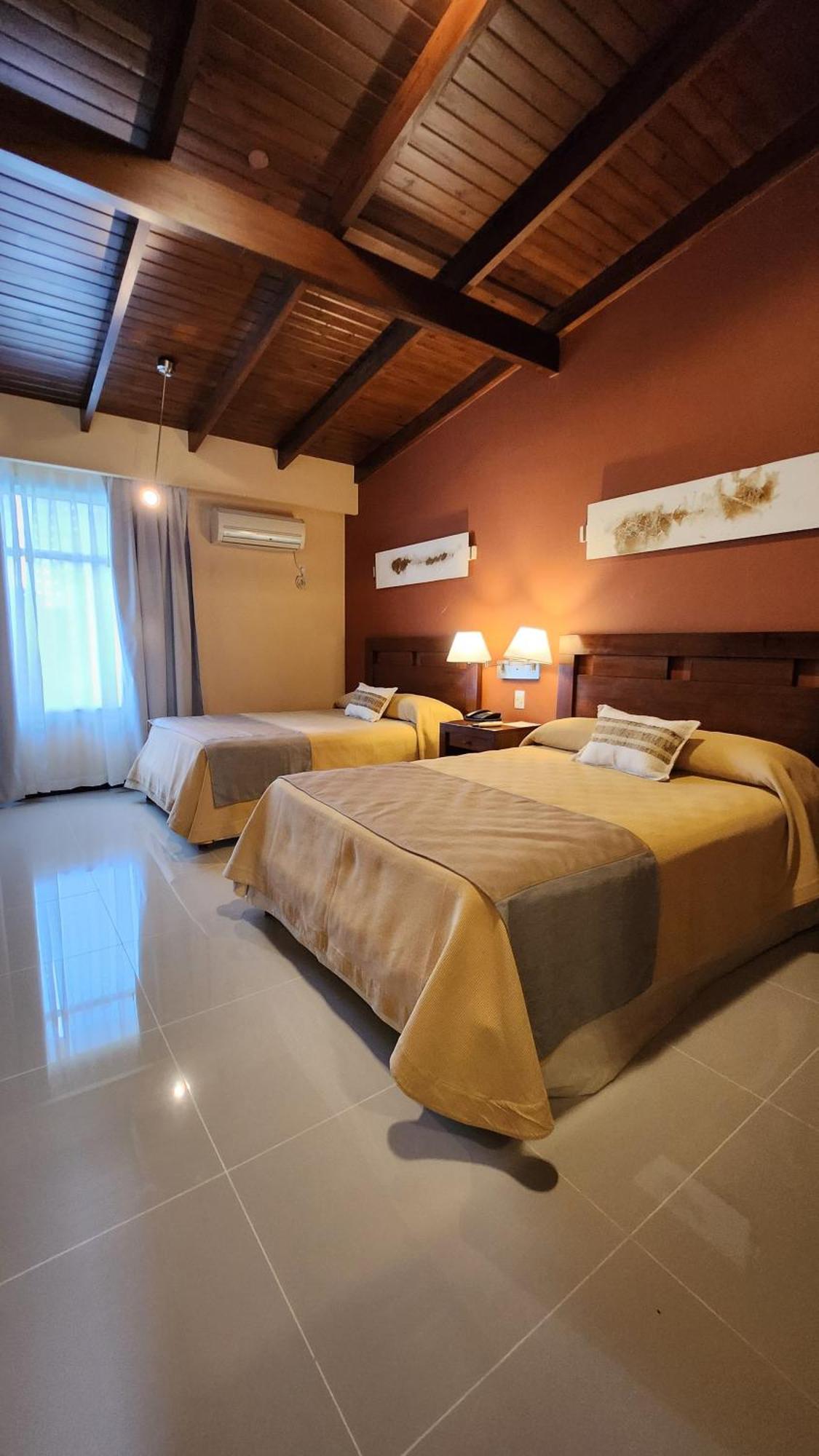 Howard Johnson Inn Rosario De La Frontera Extérieur photo