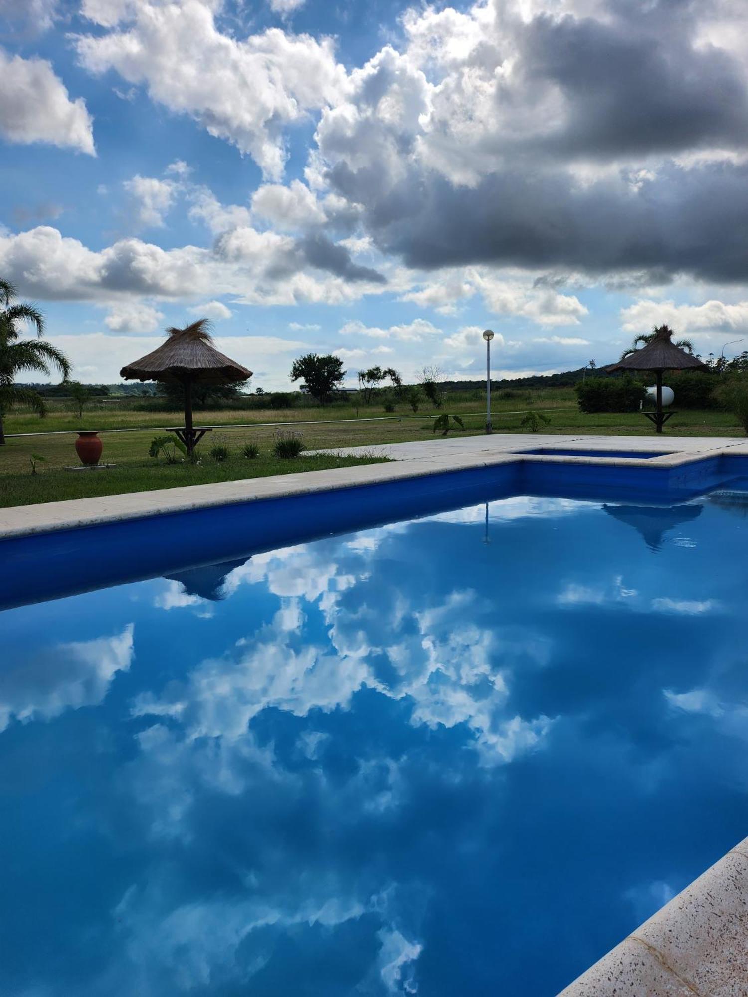 Howard Johnson Inn Rosario De La Frontera Extérieur photo