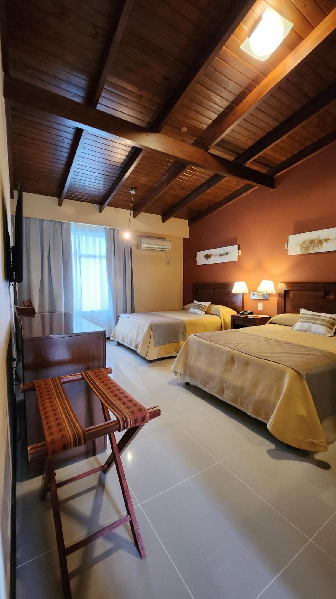 Howard Johnson Inn Rosario De La Frontera Extérieur photo