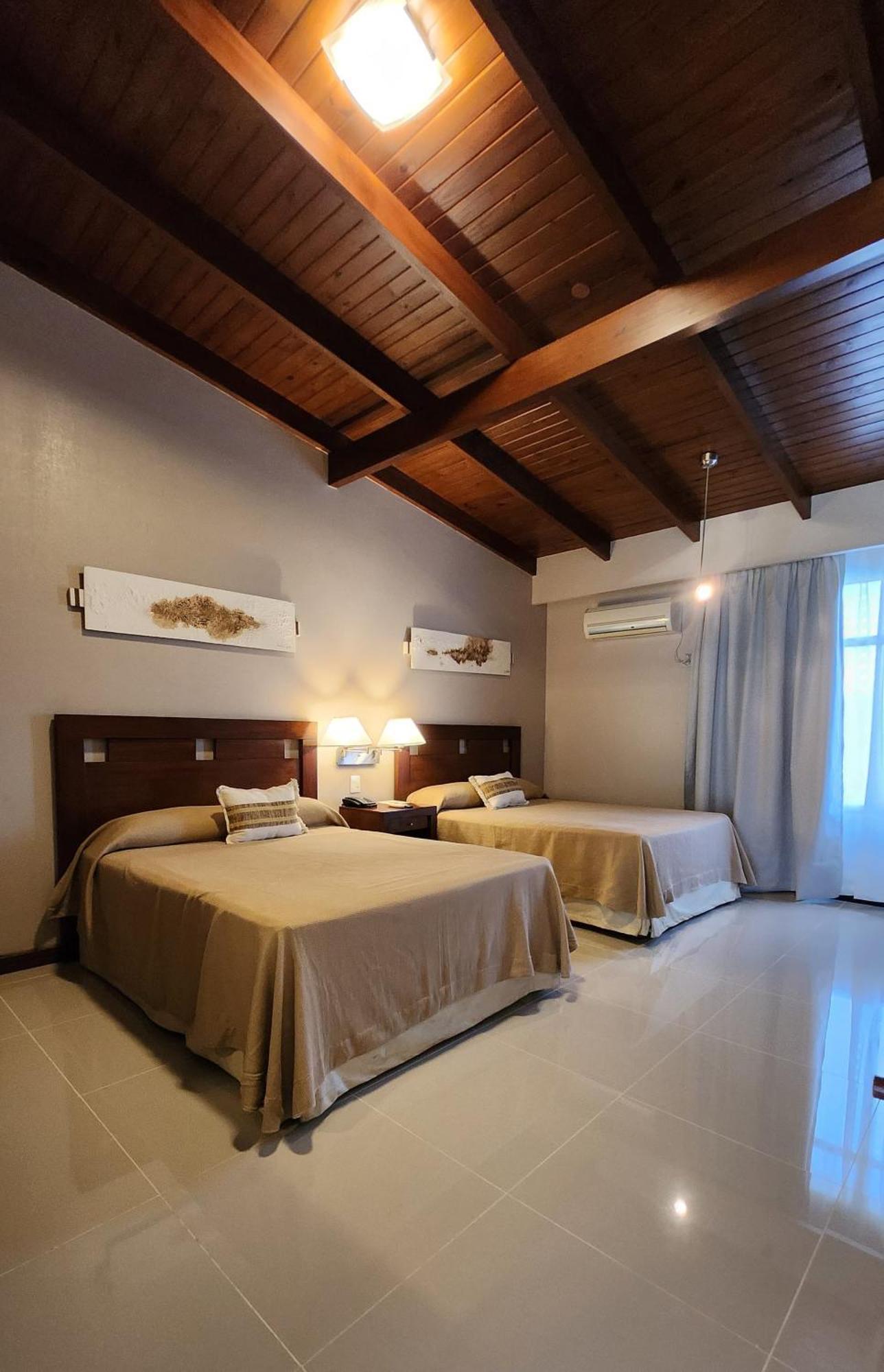 Howard Johnson Inn Rosario De La Frontera Extérieur photo