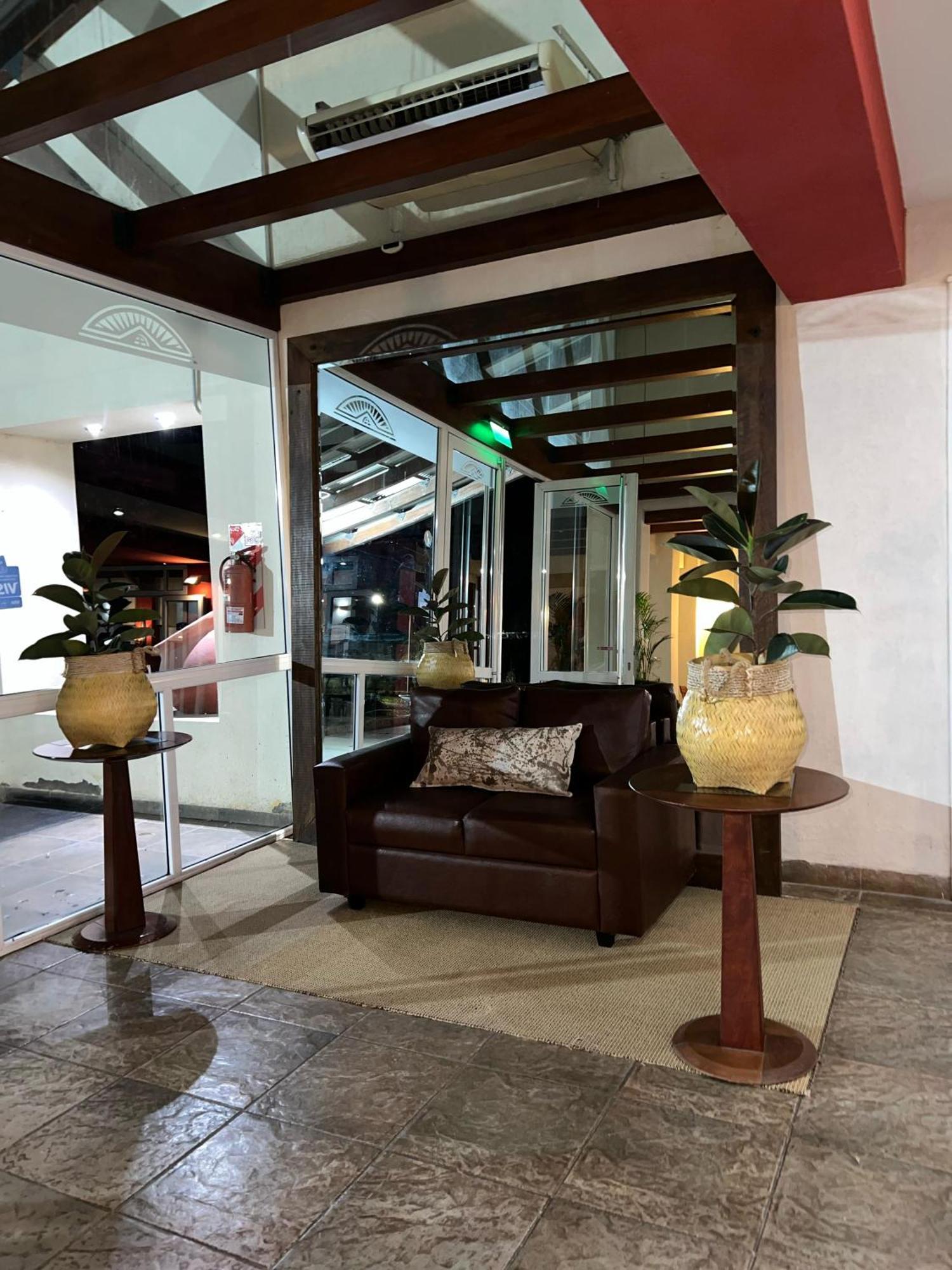 Howard Johnson Inn Rosario De La Frontera Extérieur photo