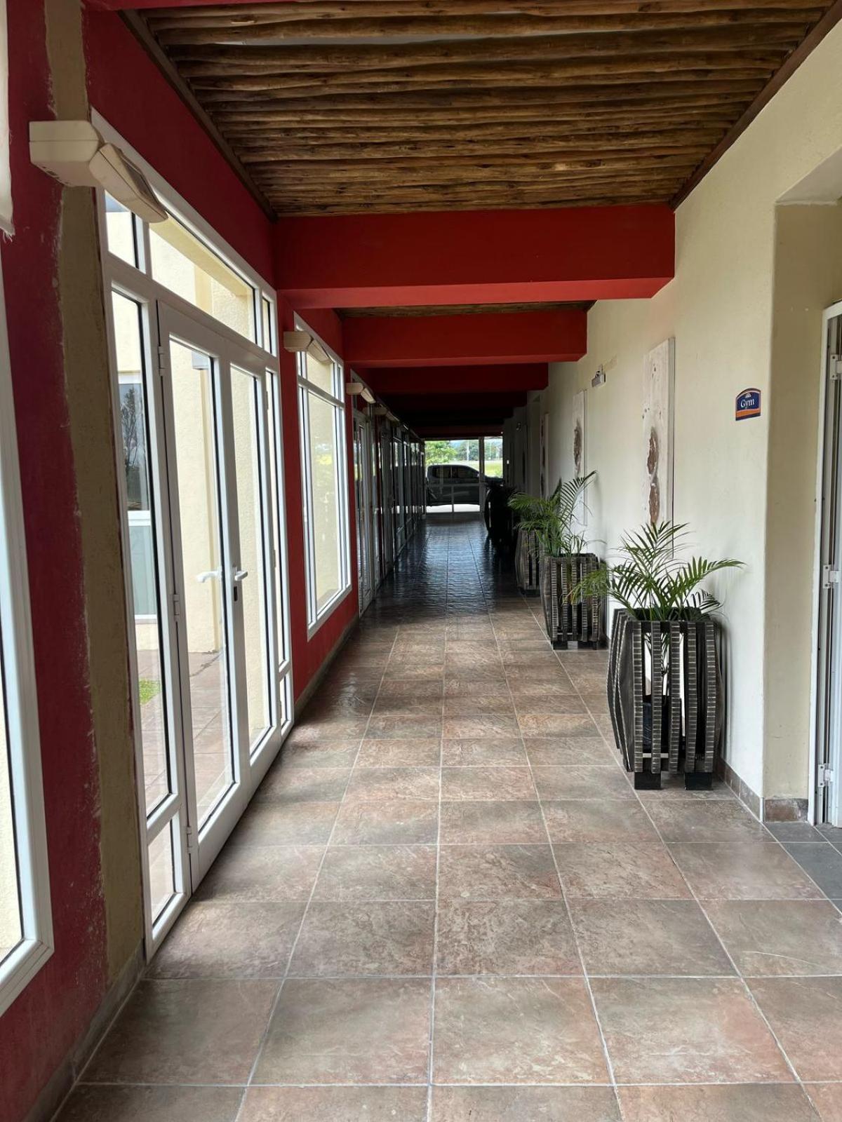 Howard Johnson Inn Rosario De La Frontera Extérieur photo