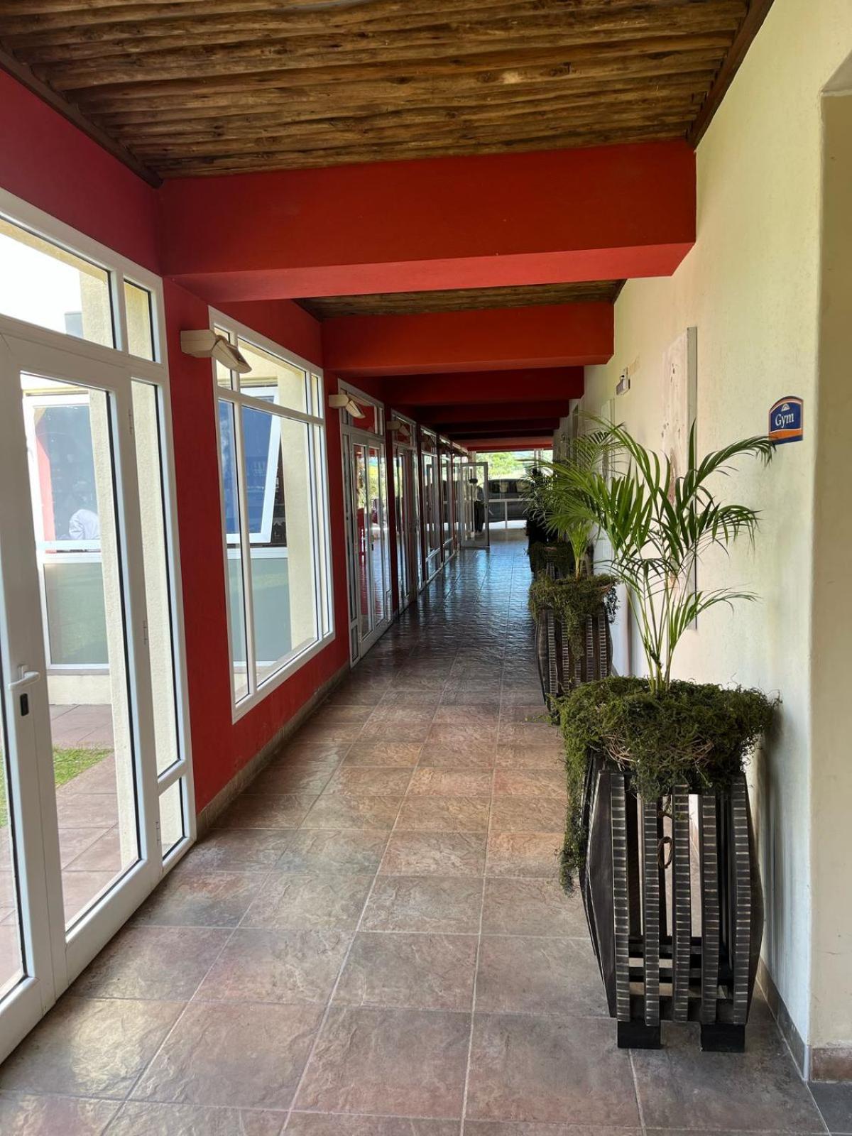 Howard Johnson Inn Rosario De La Frontera Extérieur photo