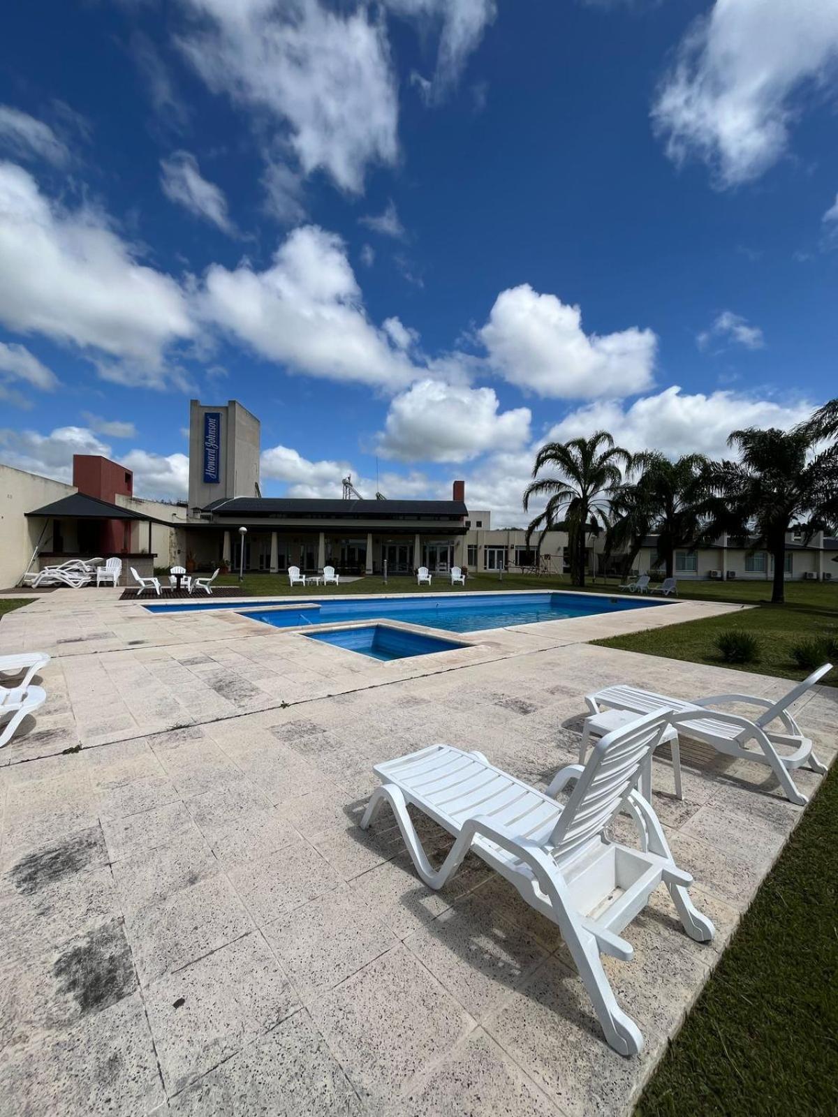 Howard Johnson Inn Rosario De La Frontera Extérieur photo