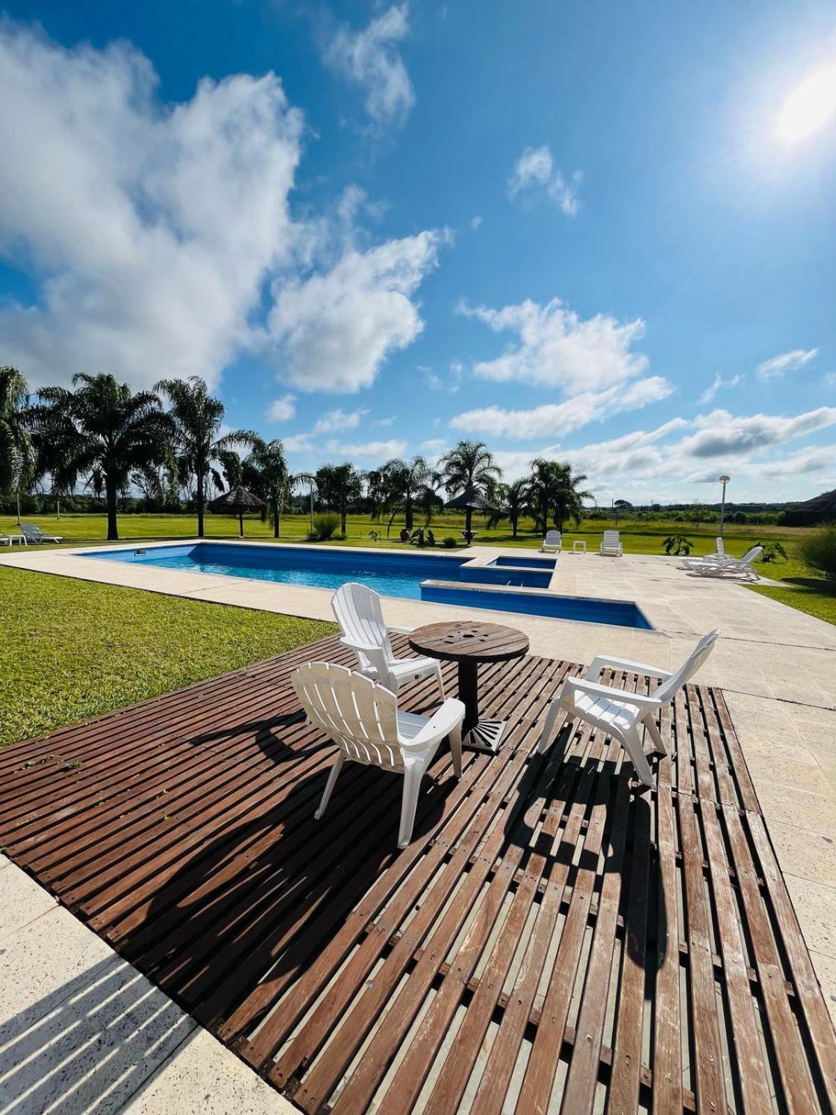 Howard Johnson Inn Rosario De La Frontera Extérieur photo